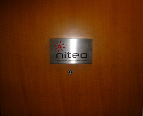 Foto da porta do primeiro escritório da Niteo Technologies.